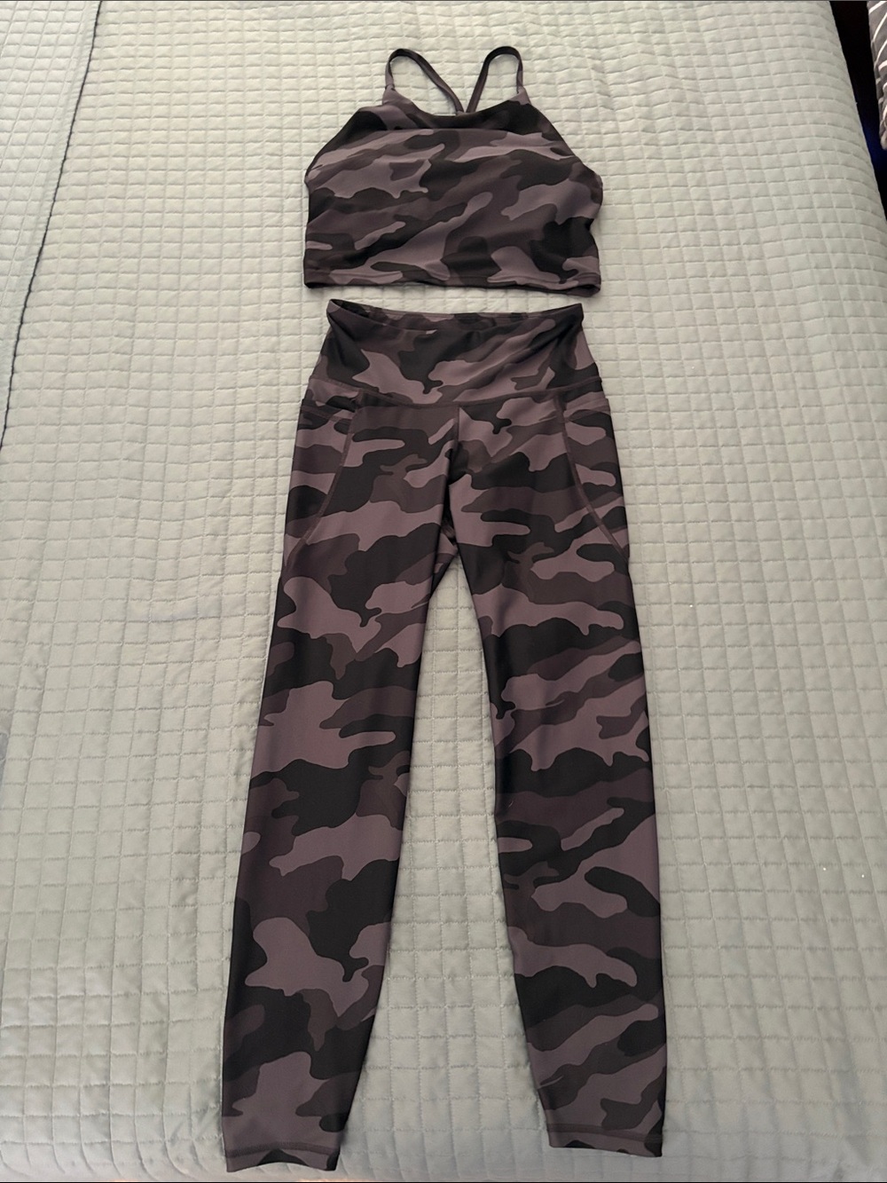 Old Navy Black and Gray Camo Leggings & Sports Tank/Bra Set